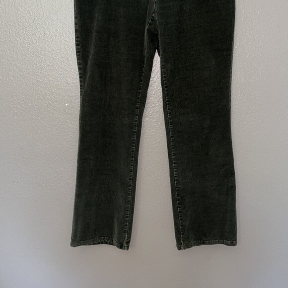 St. John's Bay Straight Leg Stretch Women's Olive Green Corduroy Pants Size 10 - Picture 3 of 16